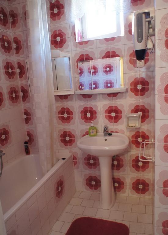 Hajnal Apartman Villa Gyula Ruang foto